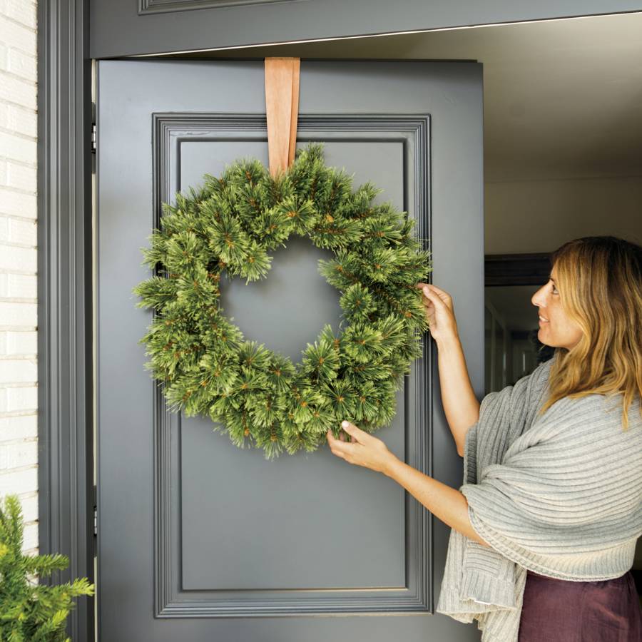 10 ideas creativas para adornar puertas navideñas y darle un toque mágico a tu hogar