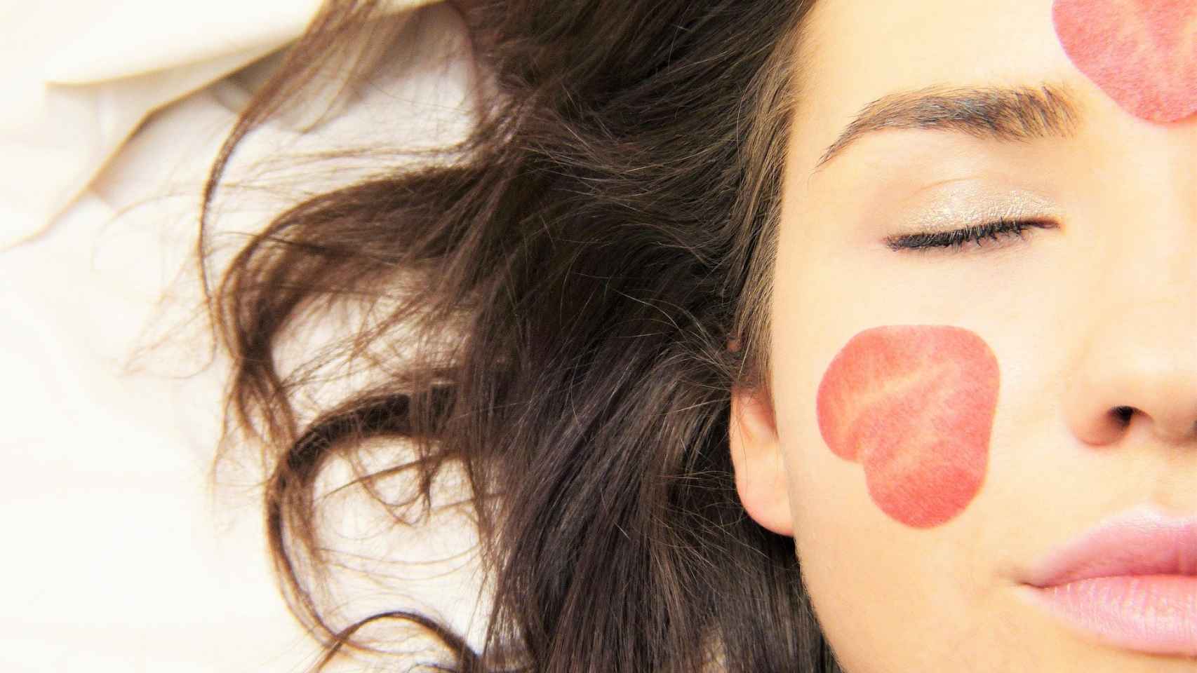 5 trucos infalibles para eliminar el brillo de tu cara de forma rápida y natural