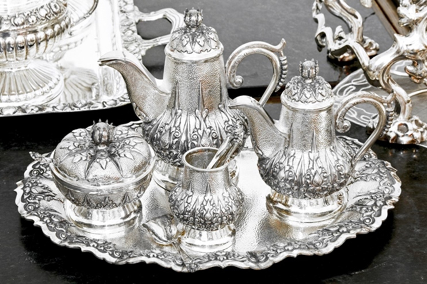 Descubre los fascinantes tipos de plata y sus usos en la joyería
